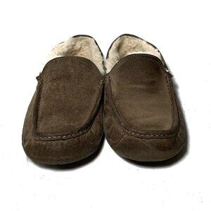 UGG Men Slippeers Size 10 *